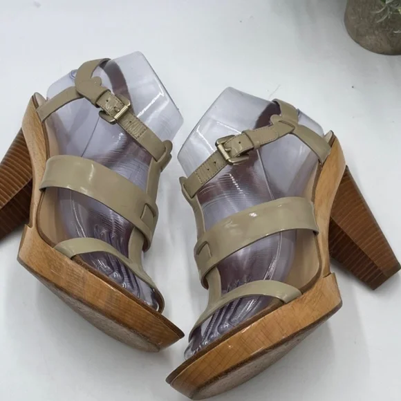 GIVENCHY Tan Wood‎ Platform Patent Leather T-Strap Cone Heel Sandals Sz 38/7.5 - Picture 9 of 15